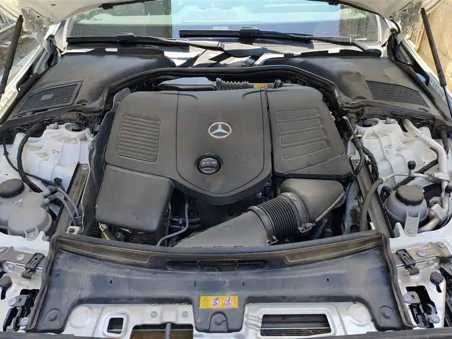 Mercedes-Benz C-Class 2025 — фото 10
