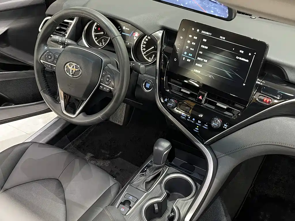 Toyota Camry 2021 — фото 5