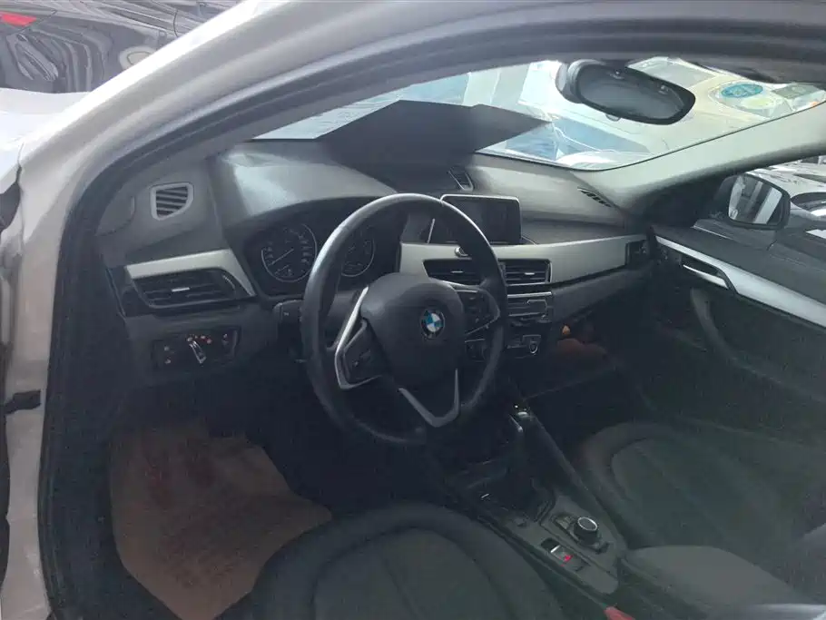 BMW X1 2017 — фото 12