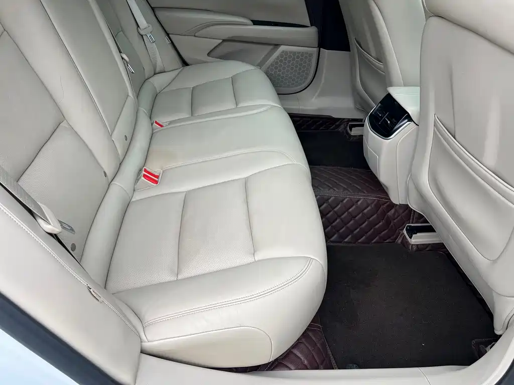 Cadillac XTS 2016 — фото 14