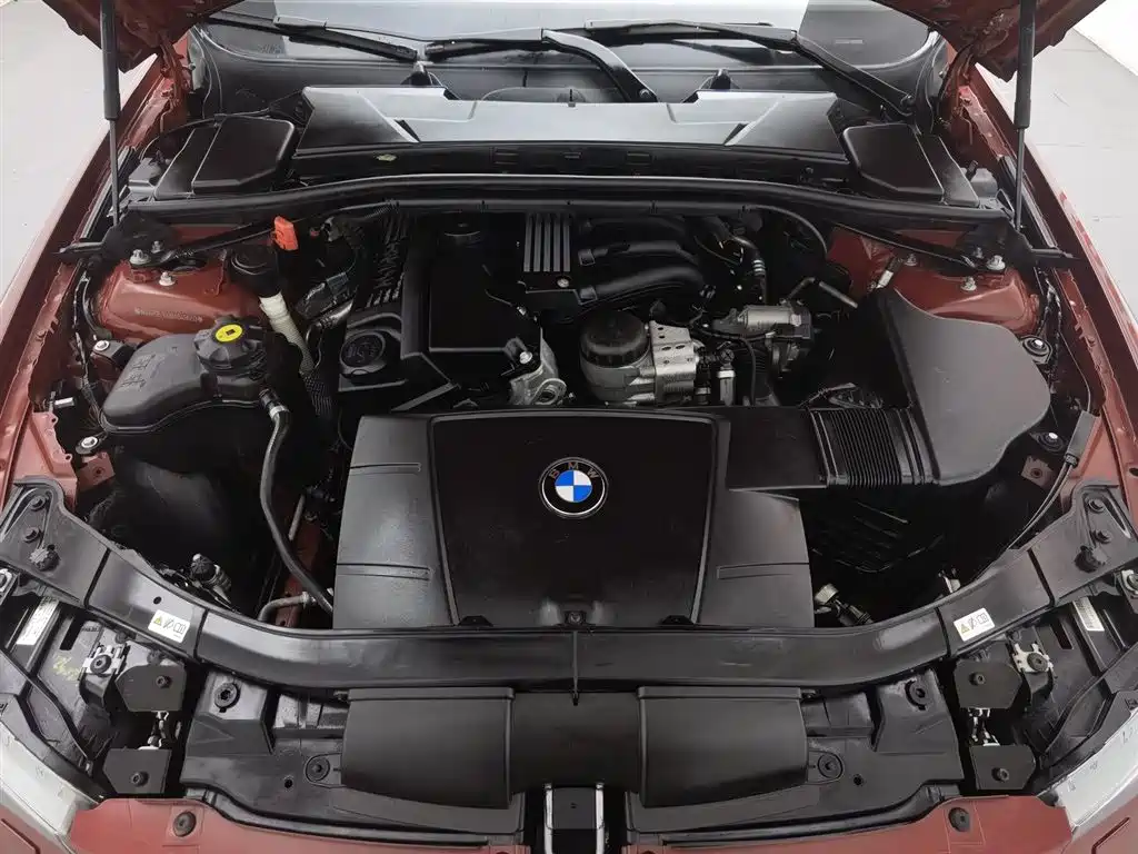 BMW 3 Series 2011 — фото 6