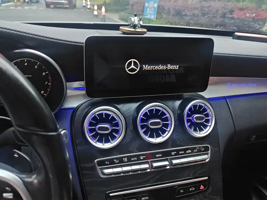 Mercedes-Benz C-Class 2019 — фото 13