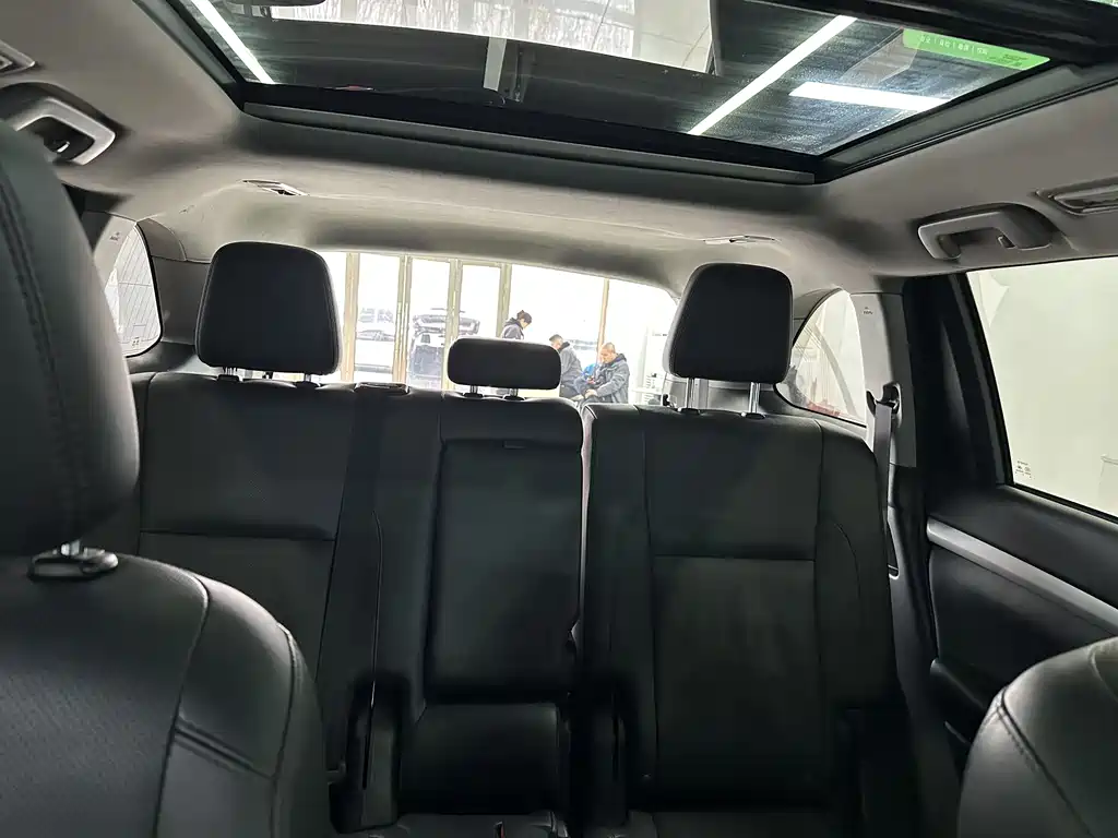 Toyota Highlander 2020 — фото 15