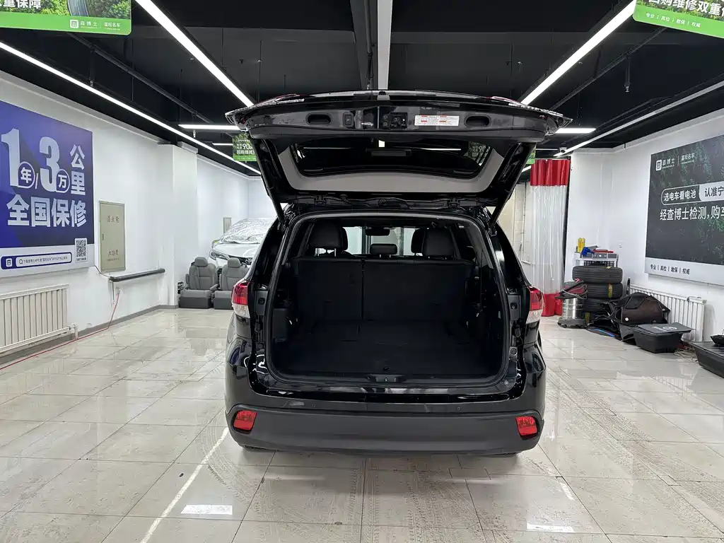 Toyota Highlander 2020 — фото 17