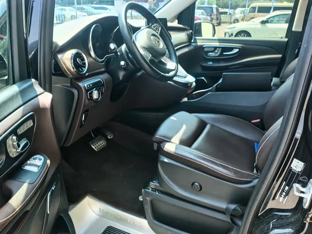 Mercedes-Benz V-Class 2023