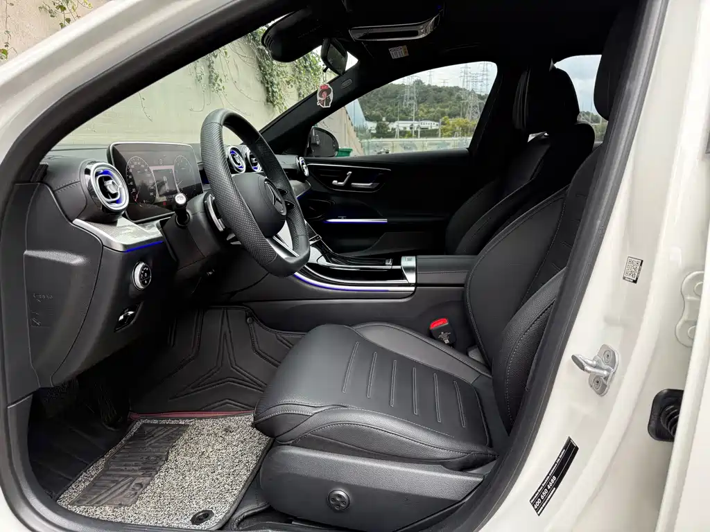 Mercedes-Benz C-Class 2024