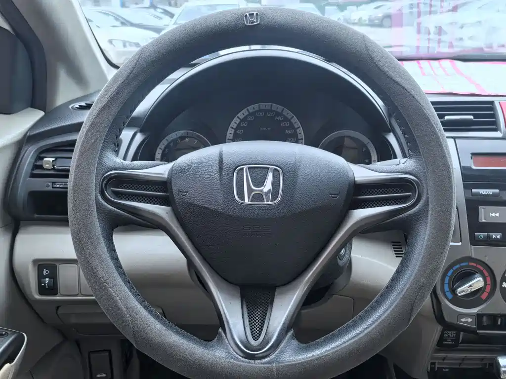 Honda City Classic 2015 — фото 16