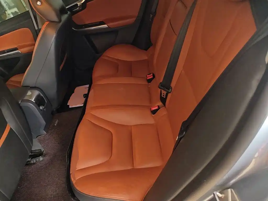 Volvo S60 2018 — фото 17