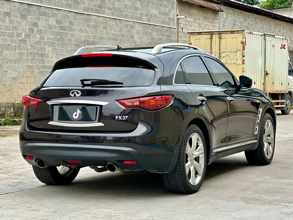 Infiniti FX 2012