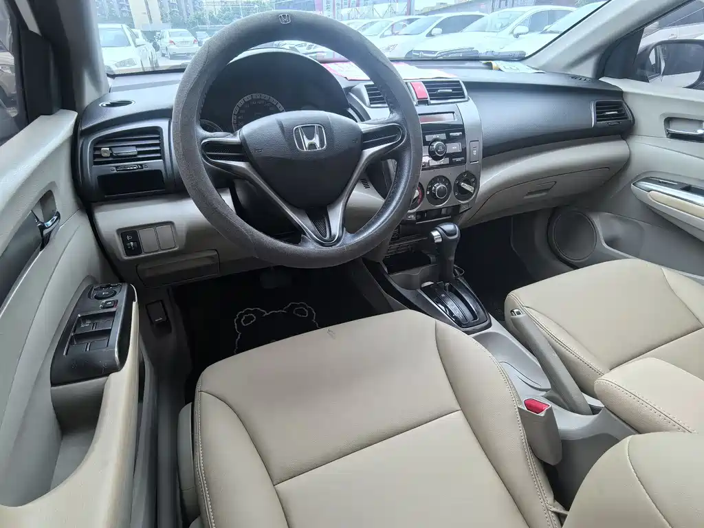 Honda City Classic 2015 — фото 17