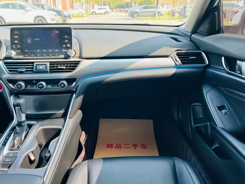 Honda Accord 2020 — фото 17