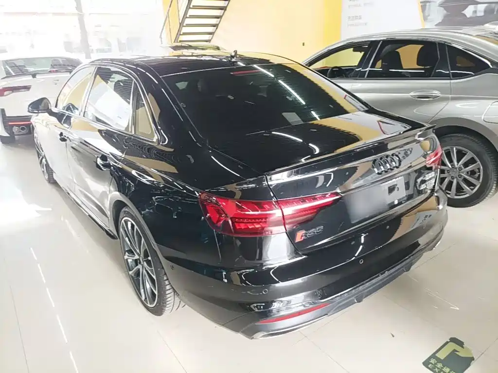 Audi A4L 2021