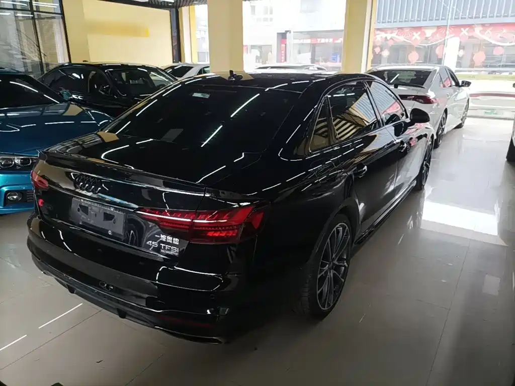 Audi A4L 2021