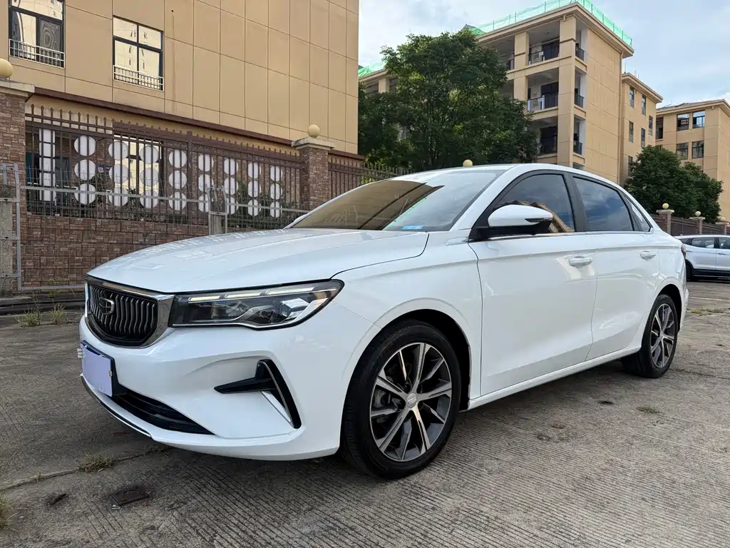 Geely Emgrand 2023