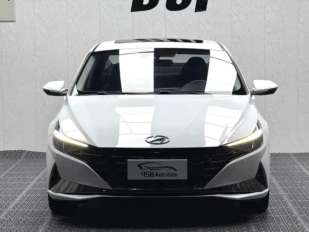 Hyundai Elantra 2022 — фото 2