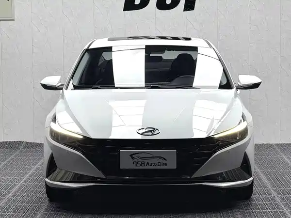 Hyundai Elantra 2022