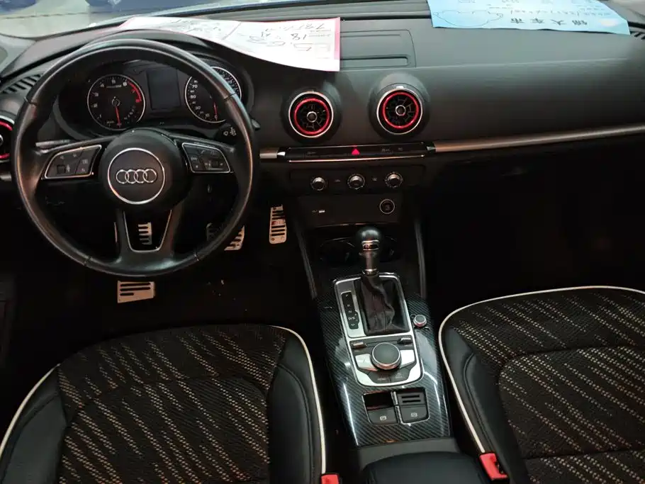 Audi A3 2018 — фото 12