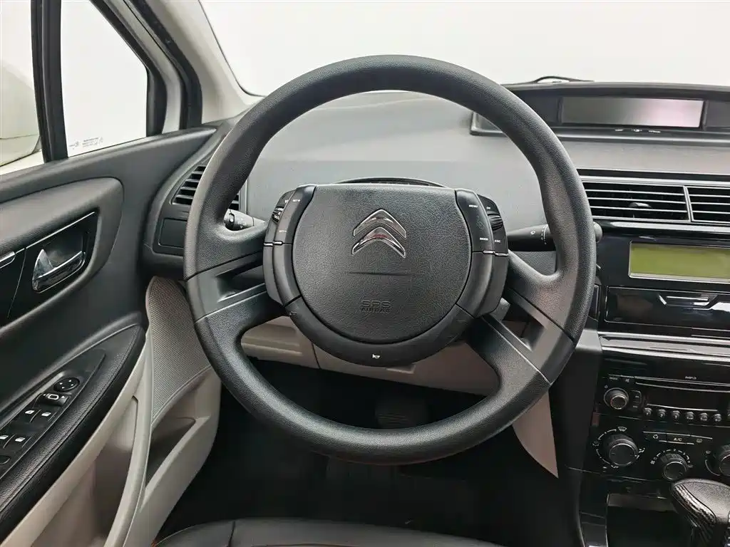 Citroen C-Quatre 2015 — фото 11