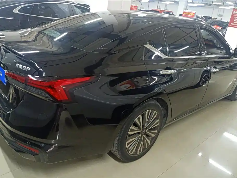 Nissan Teana 2023