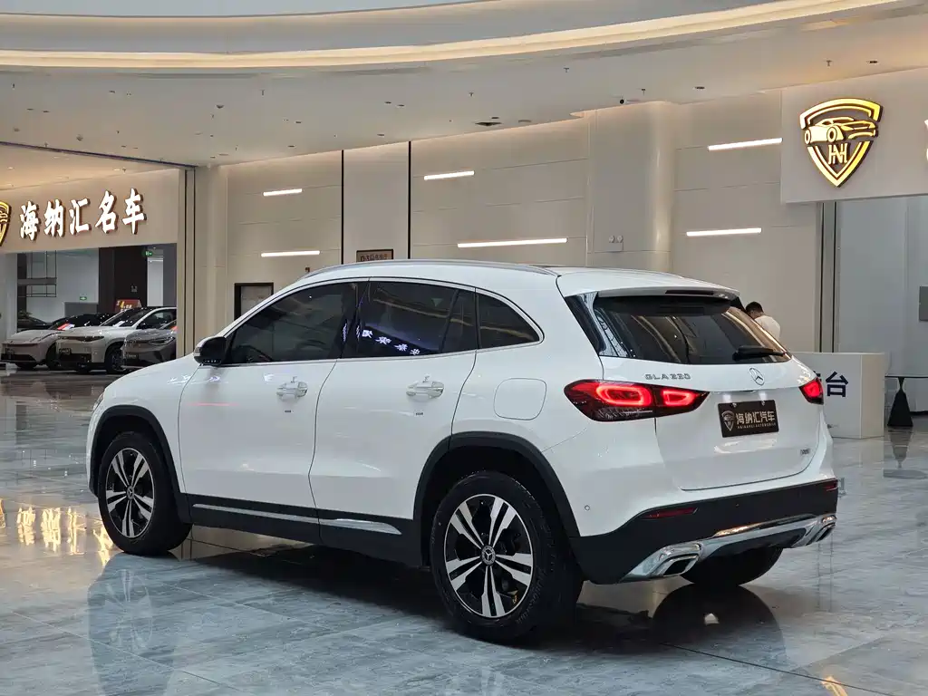 Mercedes-Benz GLA 2023