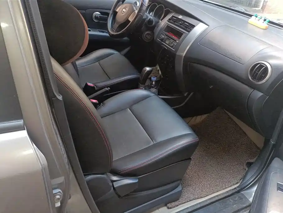 Nissan Livina 2010