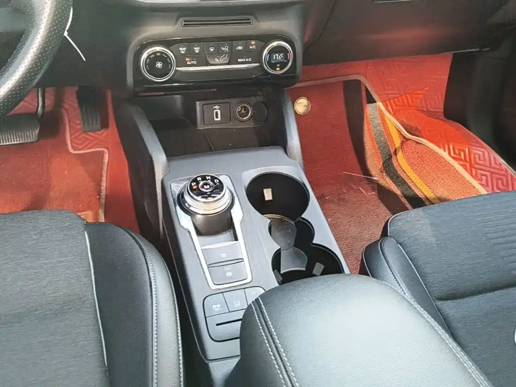 Ford Fox Active 2020 — фото 14