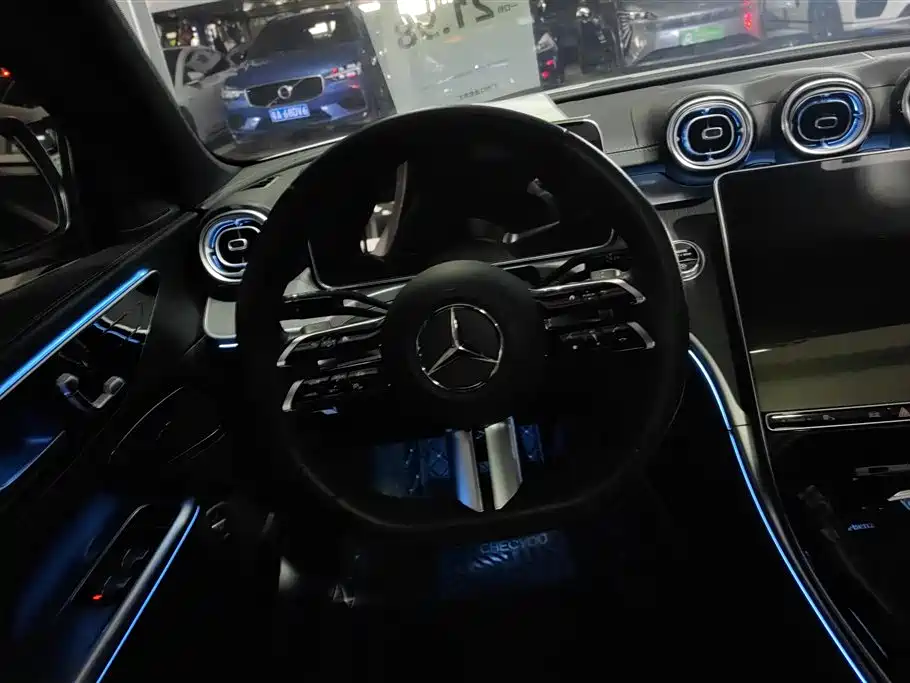 Mercedes-Benz C-Class 2023 — фото 15