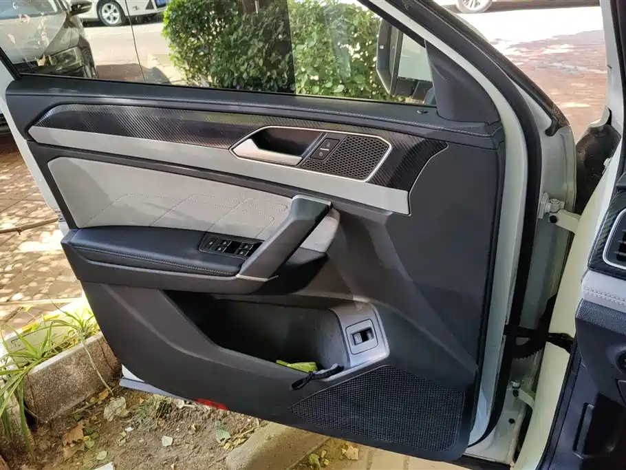 Volkswagen X 2023