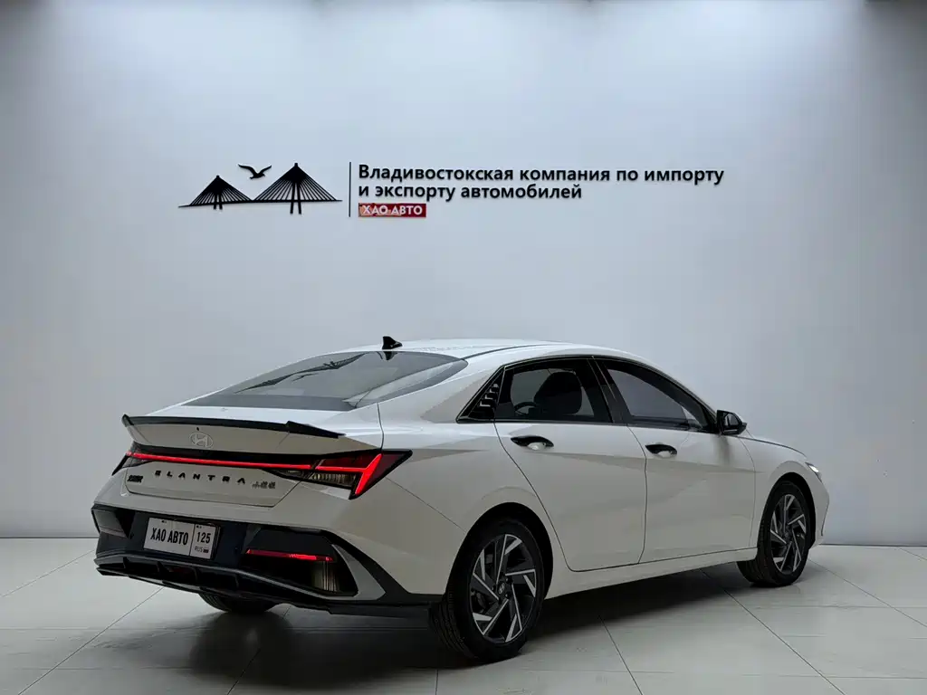 Hyundai Elantra 2023
