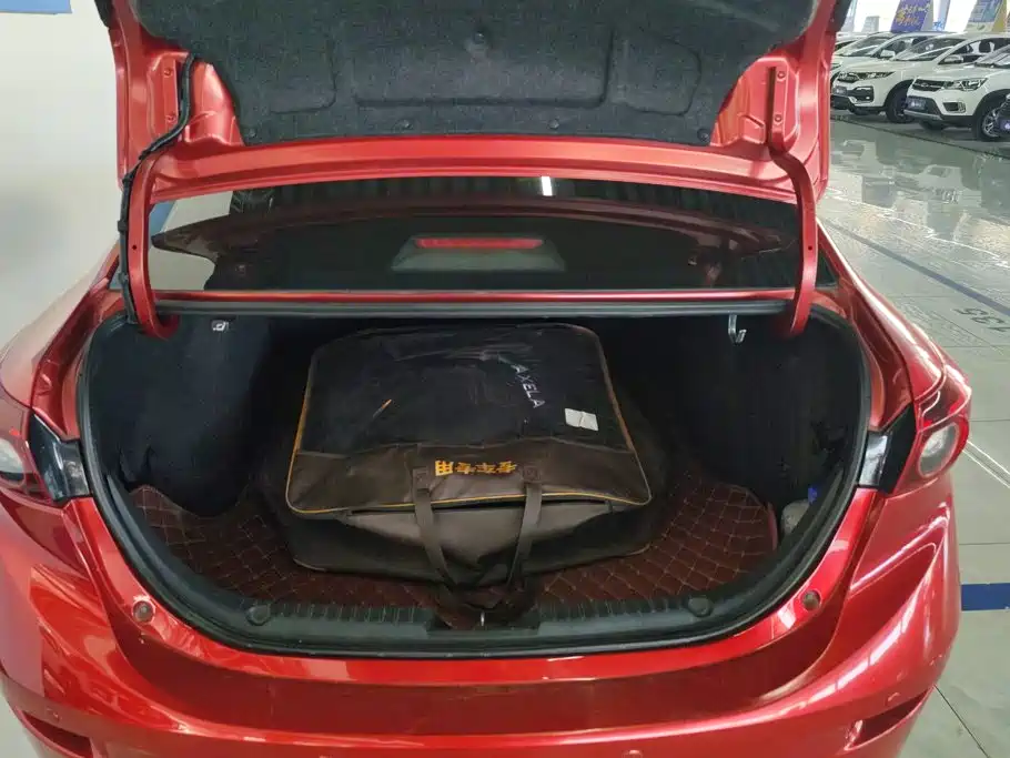 Mazda 3 Axela 2015