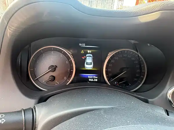 Infiniti Q50L 2015