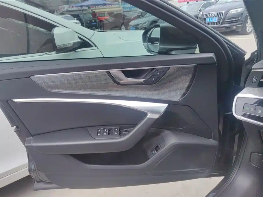 Audi A6L 2020