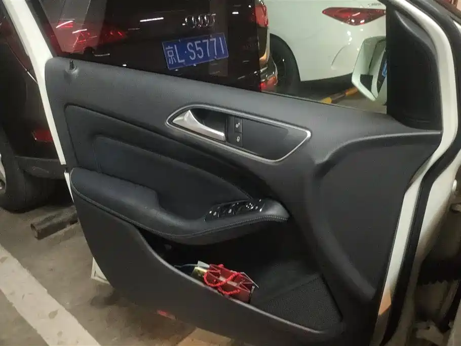 Mercedes-Benz B-Class 2013