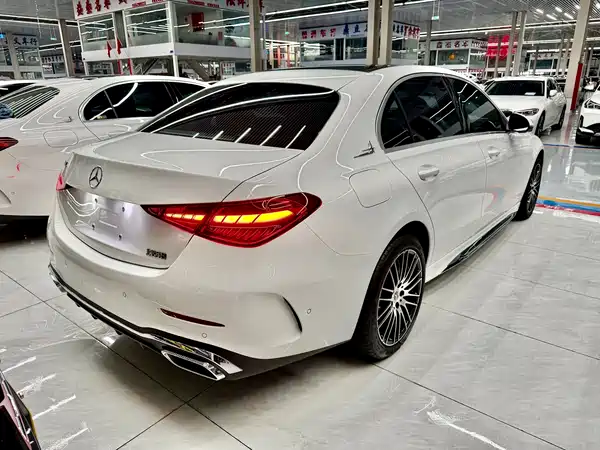 Mercedes-Benz C-Class 2024