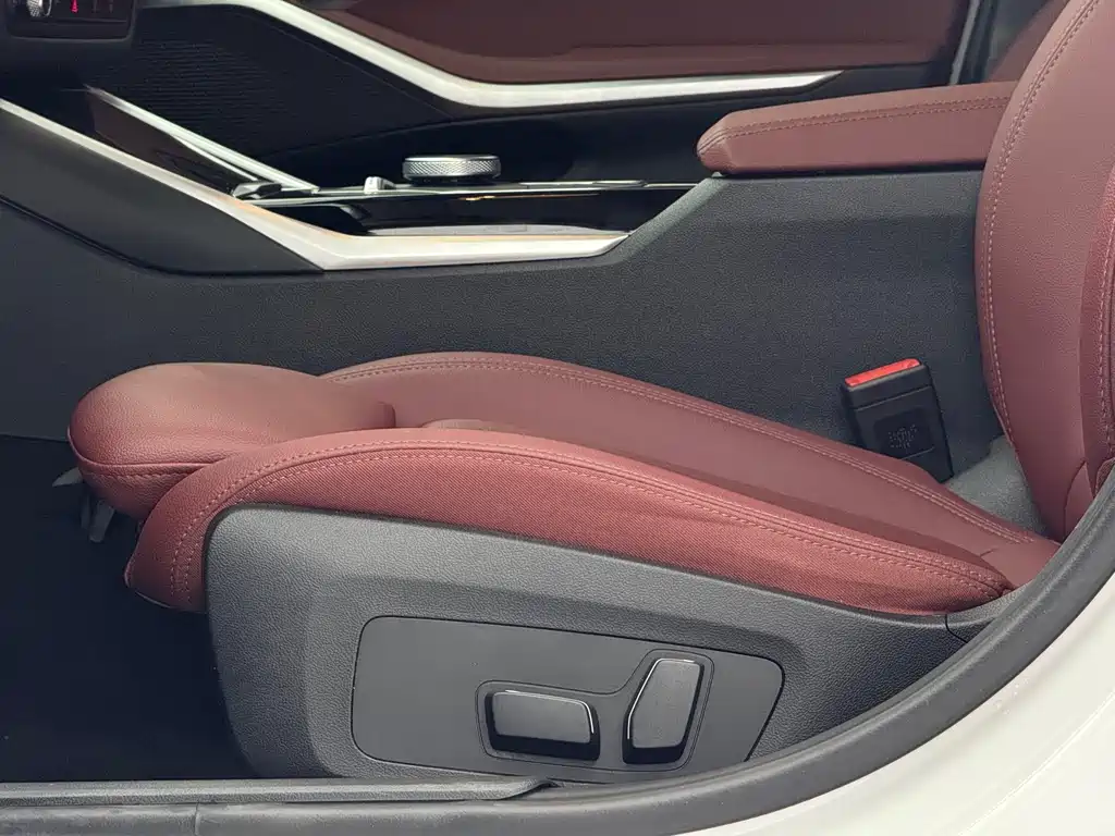 BMW 3 Series 2023 — фото 18