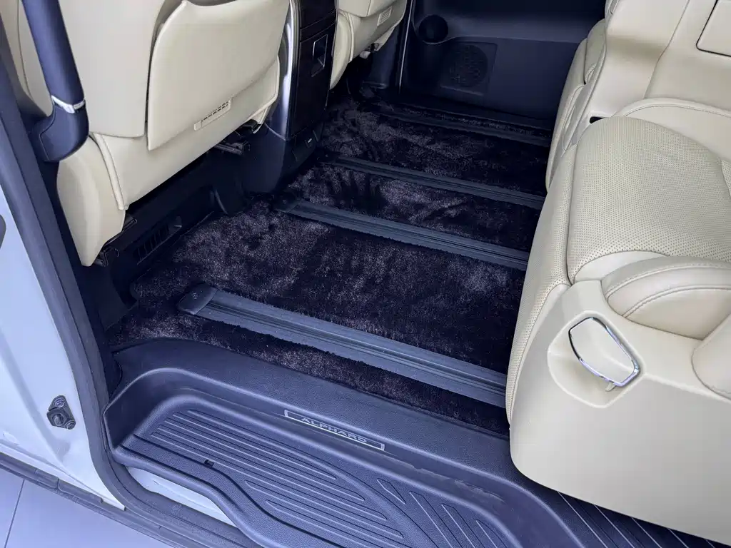 Toyota Alphard 2022 — фото 6