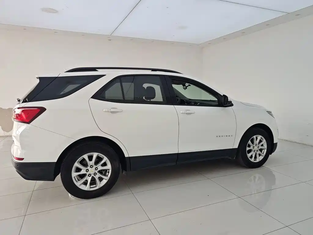 Chevrolet Equinox 2018 — фото 17