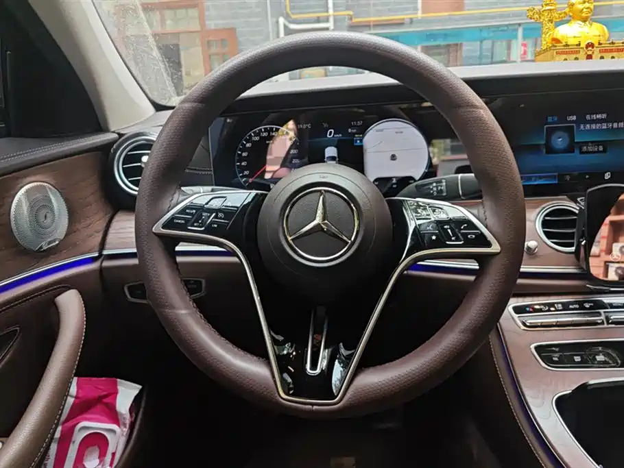 Mercedes-Benz E-Class 2022 — фото 15