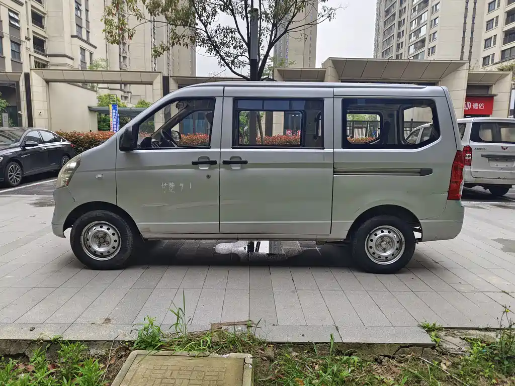 Wuling Rongguang 2017 — фото 3
