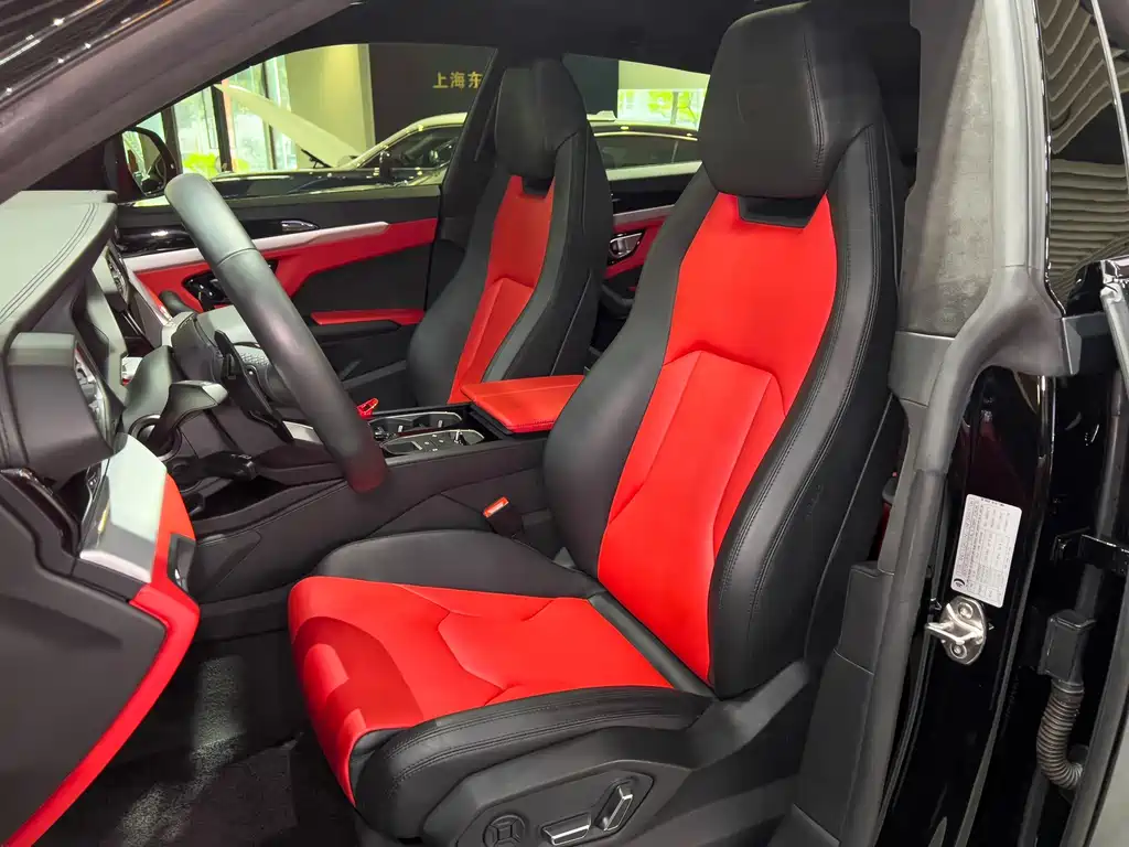Lamborghini Urus 2019 — фото 15