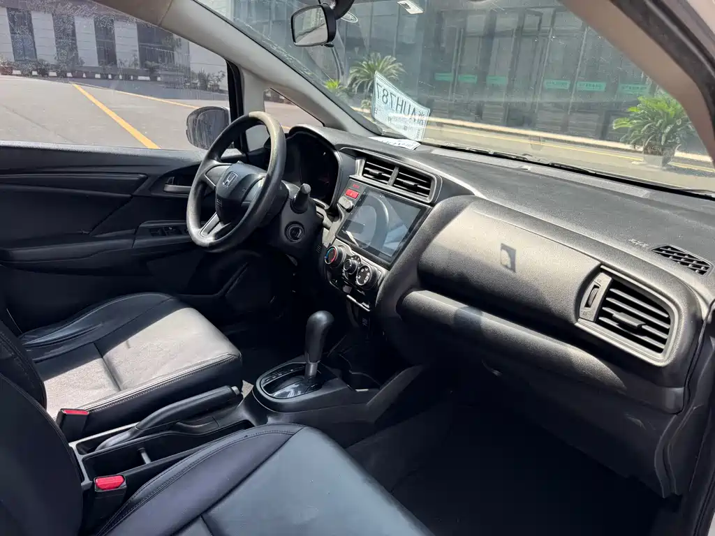 Honda Fit 2016 — фото 11