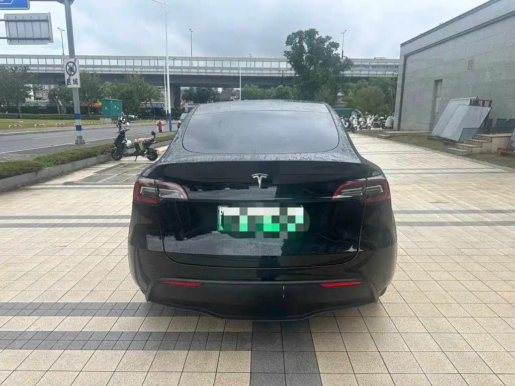 Tesla Model Y 2021 — фото 12