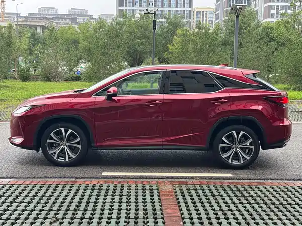 Lexus RX 2022