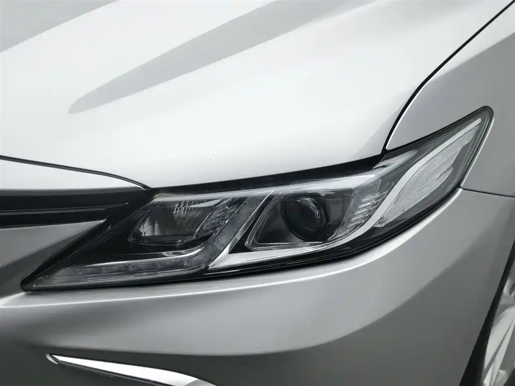 Toyota Camry 2022 — фото 7