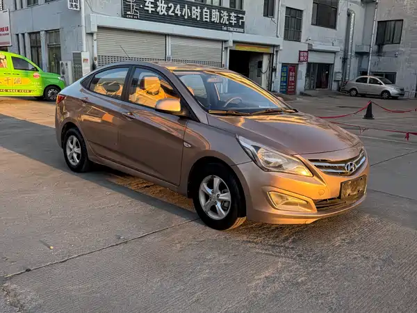 Hyundai Accent 2014