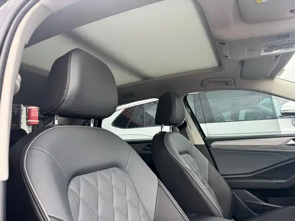 Volkswagen Sagitar 2025