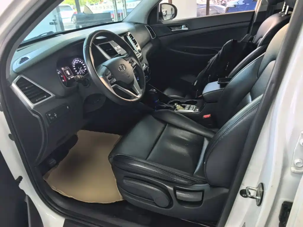 Hyundai Tucson 2016 — фото 15