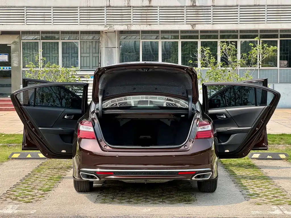 Honda Accord 2016 — фото 16