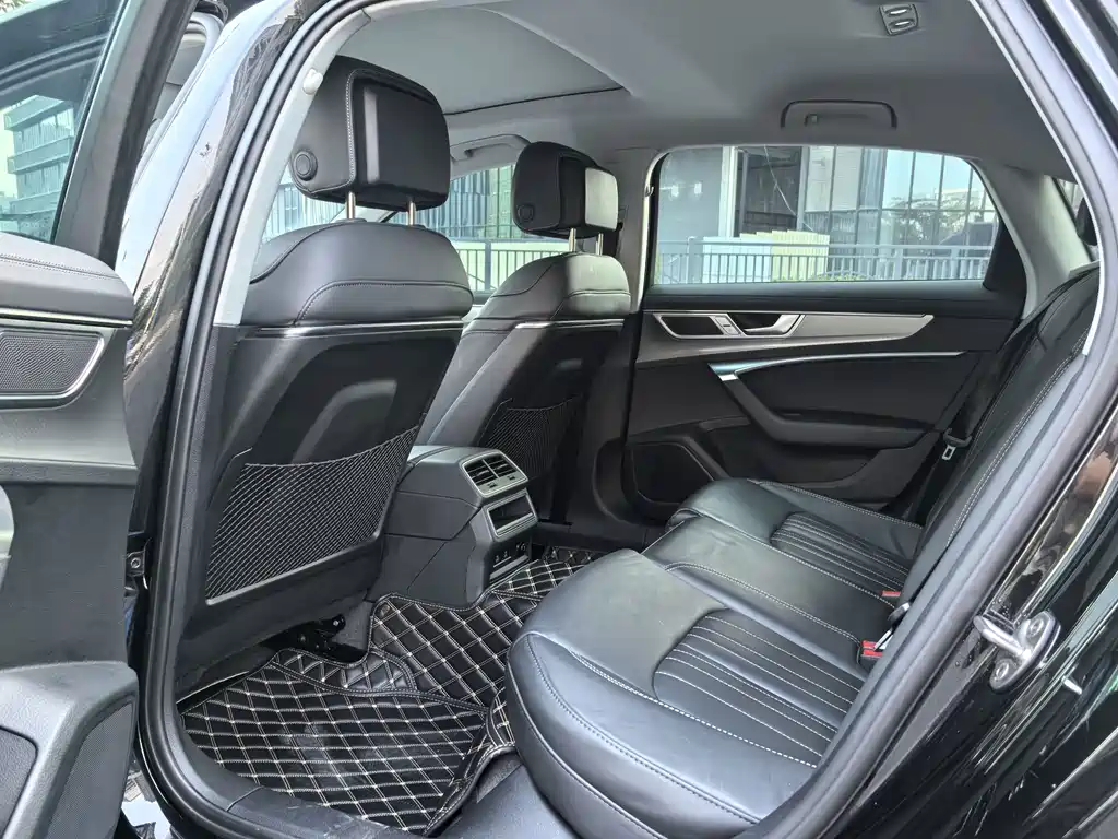 Audi A6L 2022