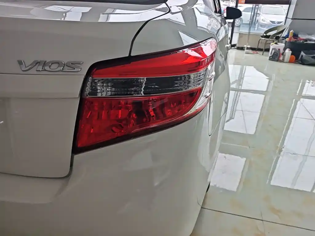 Toyota Vios 2015 — фото 8